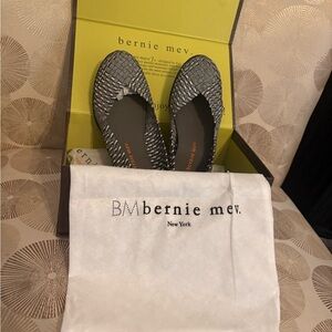 NEW-Bernie Mev. Black and White Woven Slip-On Flats